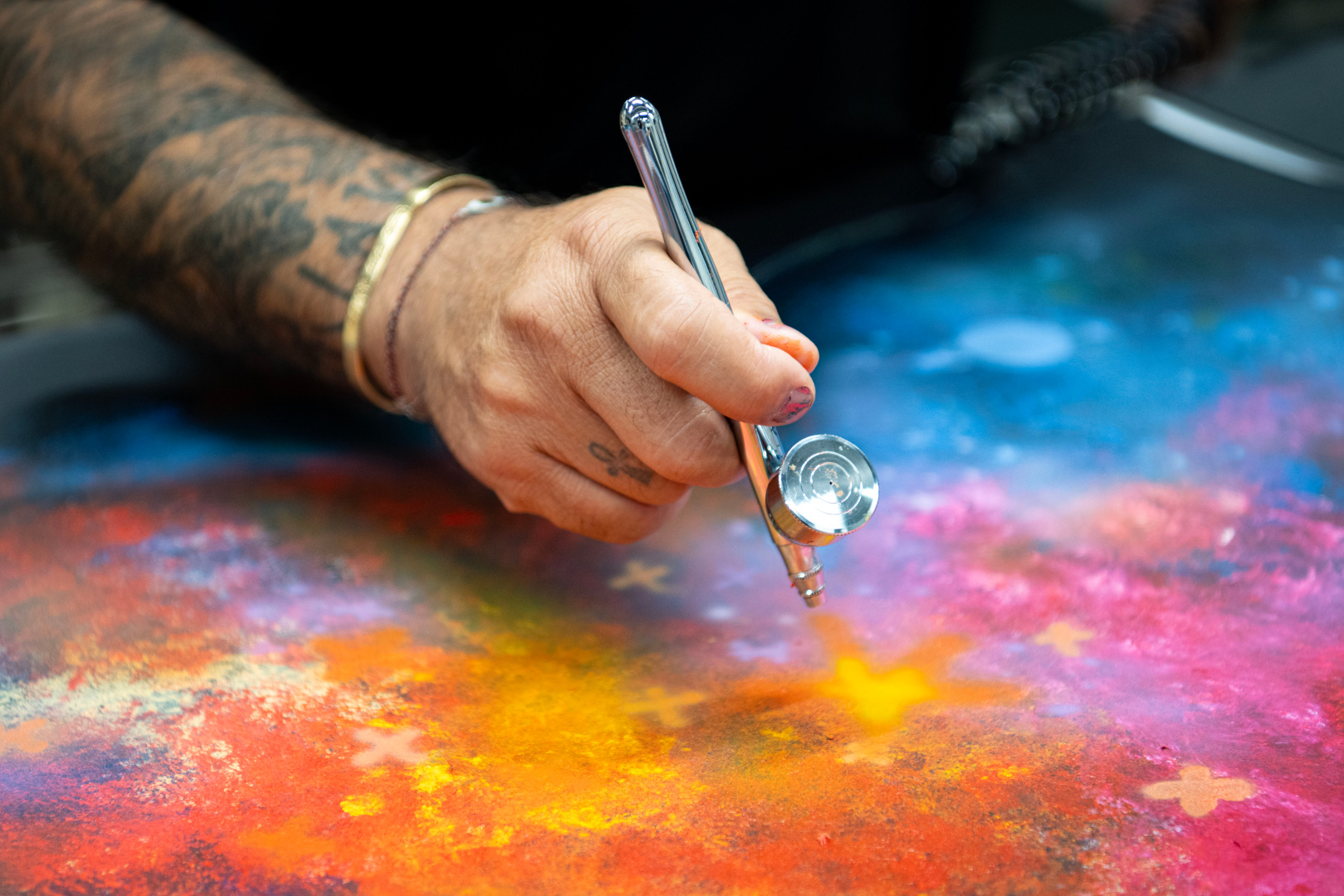 SMALL_Cyril Kongo hand-painting the Starlight Headliner at Rolls-Royce (2)